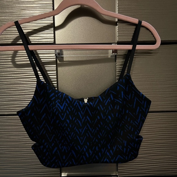 Dynamite, S brand new crop top with side cutouts and zippered back. - Picture 3 of 4